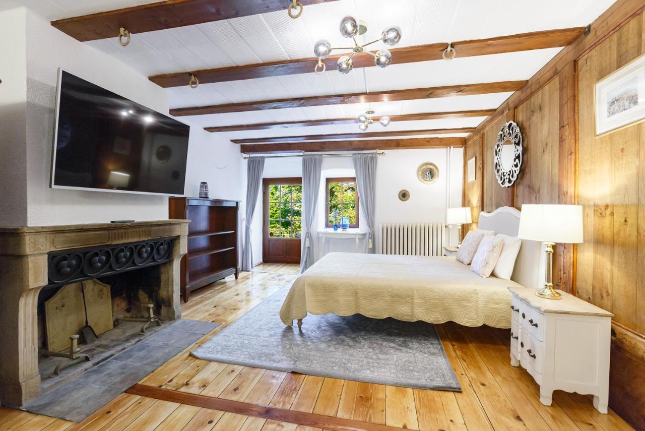 A Castle Spirit Apartment In Chateau Du Chatelard Clarens Esterno foto